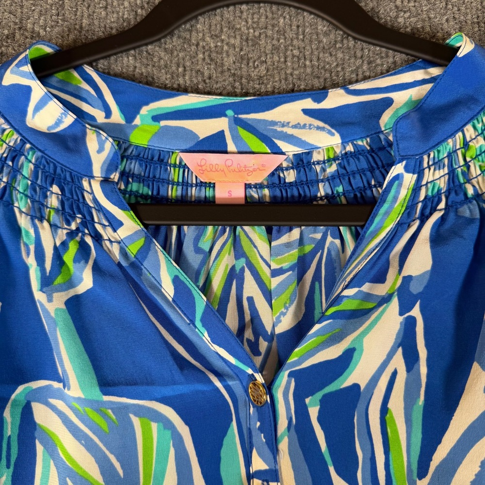 Lilly Pulitzer Elsa Silk Top Blue Green Tropical Leaf Smocked Blouse Small 3740